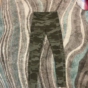 SUPER soft leggings with pockets!